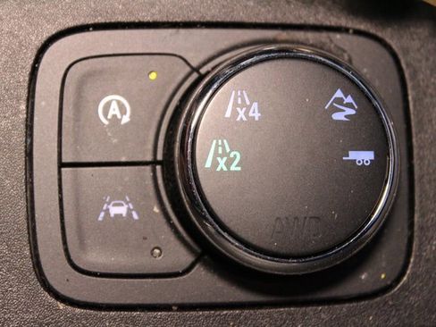 Used 2023 Chevrolet Traverse Premier image 28