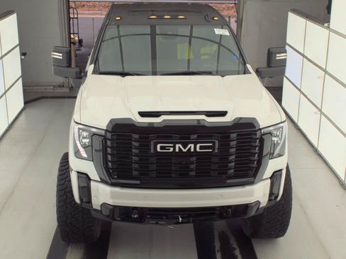 Used 2024 GMC Sierra 2500 Denali w/ Denali Reserve Package AWD/4WD image 17