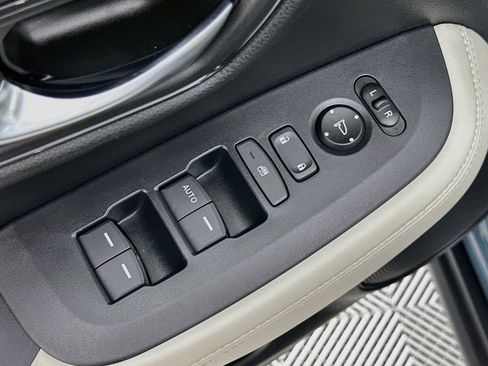 Certified 2024 Honda HR-V LX image 19