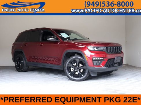 Used 2025 Jeep Grand Cherokee Limited w/ Black Appearance Package AWD/4WD image 1