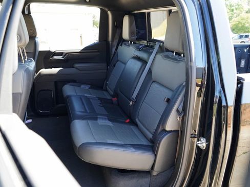 Used 2022 Chevrolet Silverado 1500 ZR2 w/ Technology Package AWD/4WD image 9