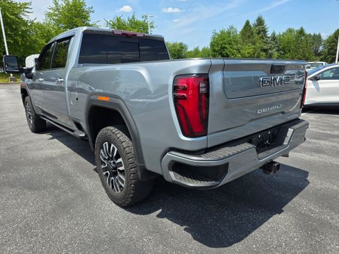 Used 2024 GMC Sierra 2500 Denali Ultimate AWD/4WD image 3