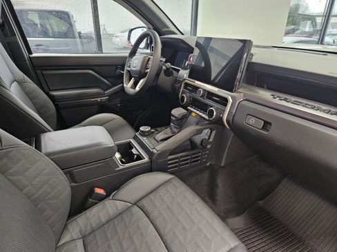 Used 2025 Toyota Tacoma TRD Sport w/ TRD Sport Premium Package image 13