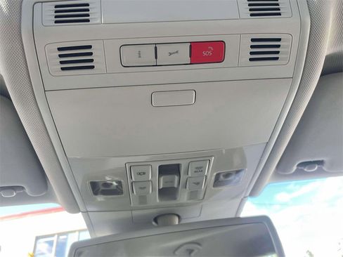 Used 2016 Volkswagen Golf SE w/ Lighting Package image 28