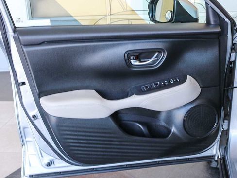 Used 2023 Honda HR-V LX image 21