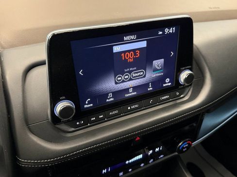 Used 2021 Nissan Rogue SV FWD image 12