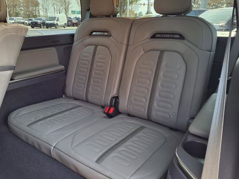 Used 2024 Rivian R1S Adventure AWD/4WD image 21
