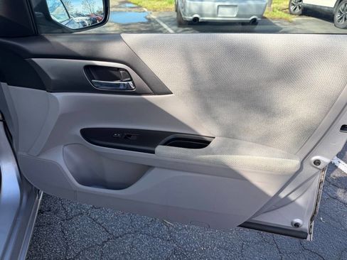 Used 2013 Honda Accord LX image 19