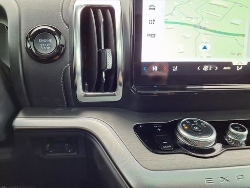 Used 2025 Ford Expedition Max Platinum image 16