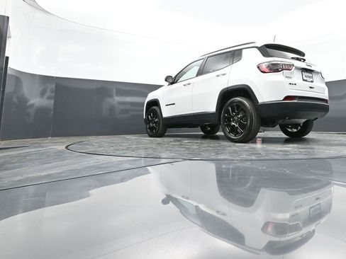 New 2026 Jeep Compass Latitude image 33