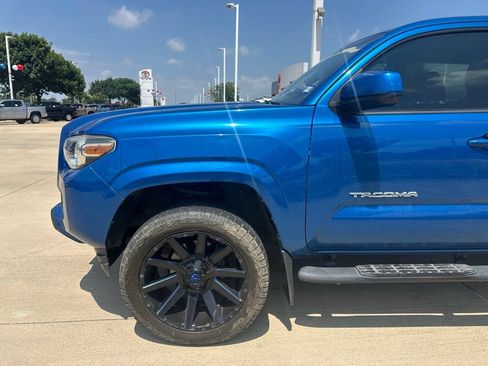 Used 2016 Toyota Tacoma SR5 w/ Towing Package RWD image 2