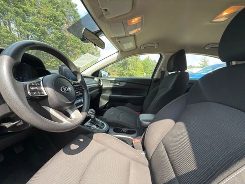 Used 2019 Kia Forte LXS image 16