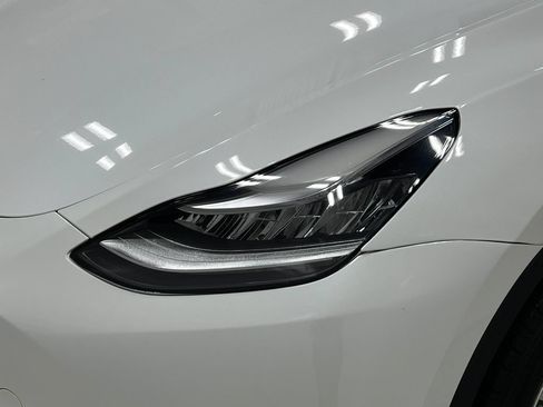 Used 2021 Tesla Model Y Long Range AWD/4WD image 32
