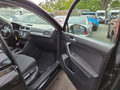 Used 2019 Volkswagen Tiguan S w/ Driver Assistance Package AWD/4WD image 4