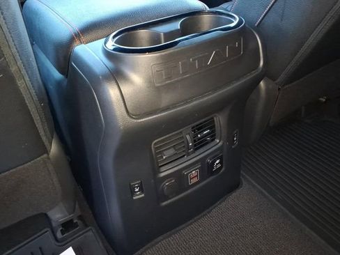 Used 2021 Nissan Titan PRO-4X w/ Pro-4x Convenience Package AWD/4WD image 9