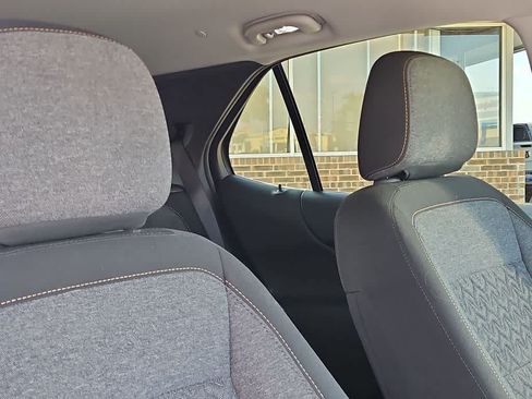 Used 2024 Chevrolet Equinox LT FWD image 18