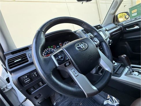 Used 2018 Toyota 4Runner Limited AWD/4WD image 9