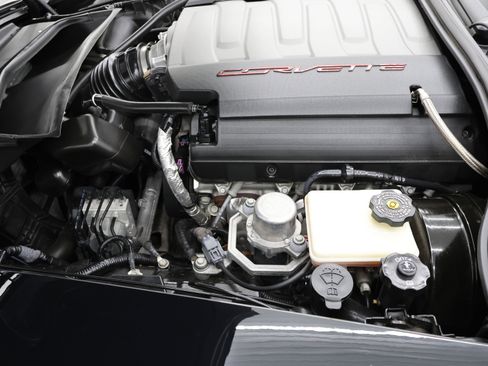 Used 2015 Chevrolet Corvette Stingray Coupe image 16
