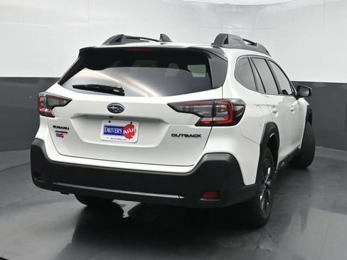 Used 2023 Subaru Outback Onyx Edition AWD/4WD image 39
