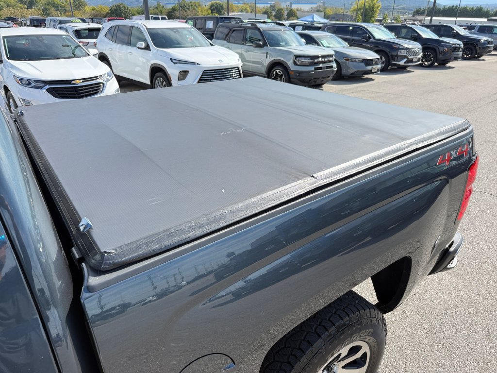 Used 2018 Chevrolet Silverado 1500 LT w/ LT Eassist Package AWD/4WD image 28