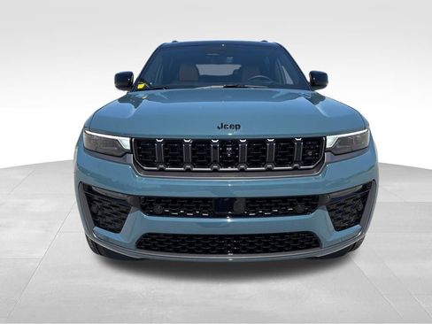 New 2026 Jeep Grand Cherokee L Summit AWD/4WD image 2