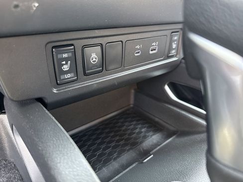 Used 2023 Nissan Frontier SV image 33