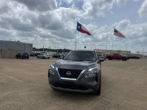 Used 2023 Nissan Rogue SV FWD image 5