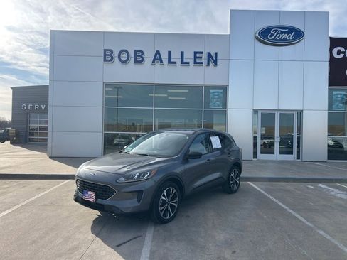 Used 2021 Ford Escape SE w/ SE Sport Appearance Package image 1