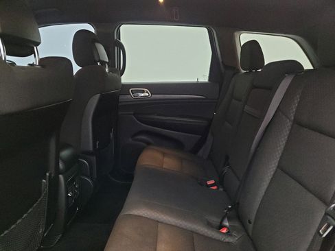 Used 2021 Jeep Grand Cherokee Laredo image 18