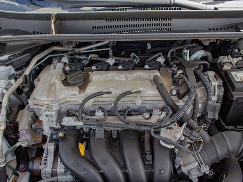 Used 2021 Toyota Corolla LE FWD image 29