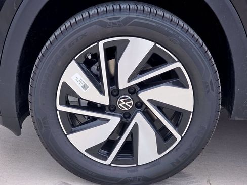 New 2026 Volkswagen Atlas SE FWD image 9