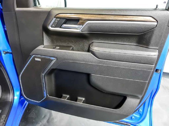 Used 2025 Chevrolet Silverado 1500 RST AWD/4WD image 31