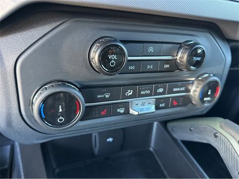 Used 2022 Ford Bronco Everglades image 29