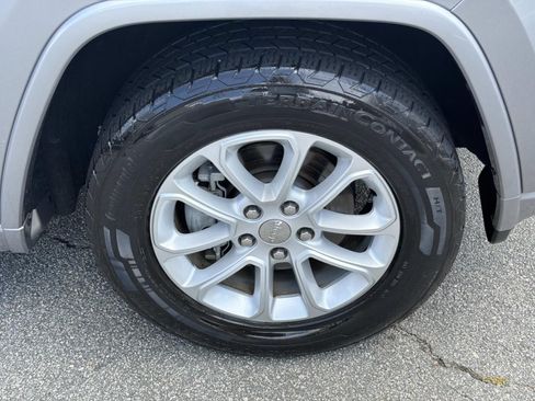 Used 2020 Jeep Grand Cherokee Altitude RWD image 12