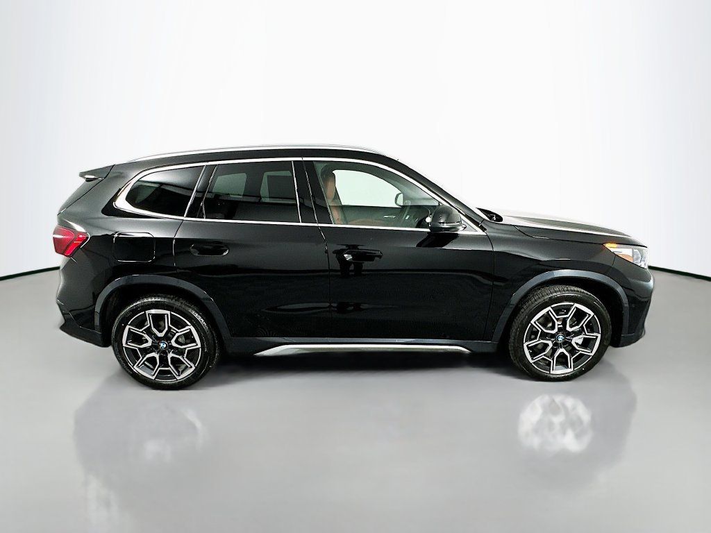 Used 2026 BMW X1 xDrive28i w/ Technology Package AWD/4WD image 4