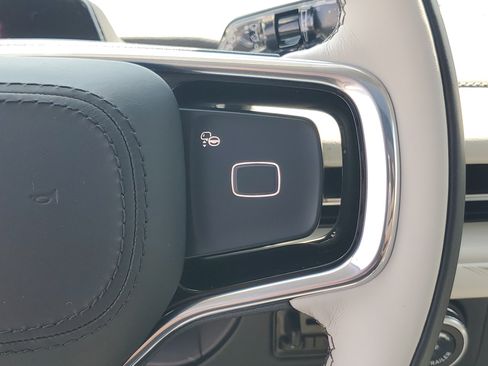 New 2026 Lincoln Navigator Reserve AWD/4WD image 17