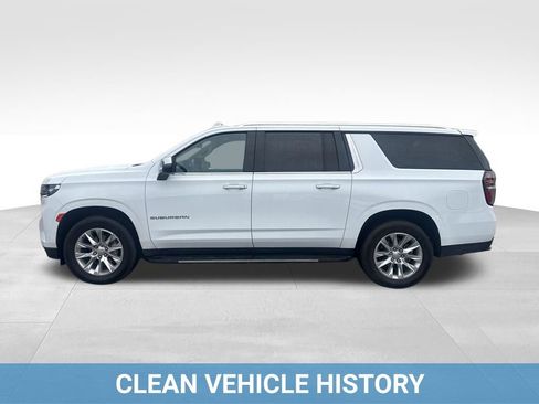Used 2023 Chevrolet Suburban Premier image 3