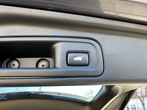 Used 2017 Honda Pilot Touring image 19