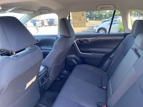 Used 2023 Toyota RAV4 LE AWD/4WD image 19