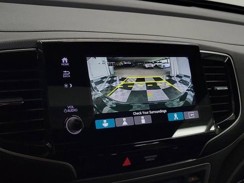 Certified 2025 Honda Passport EX-L image 28