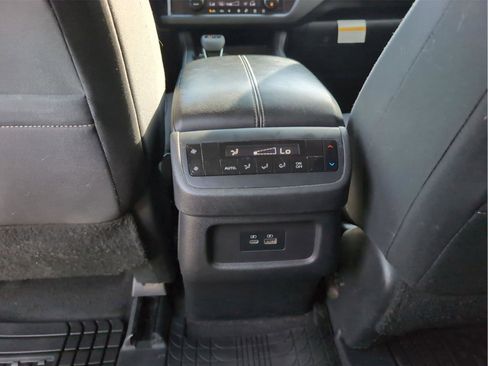 Used 2022 Nissan Pathfinder S image 29