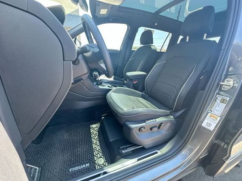 Used 2023 Volkswagen Tiguan SEL R-Line AWD/4WD image 13