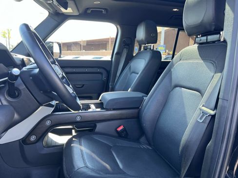 Used 2023 Land Rover Defender 130 X-Dynamic SE image 23