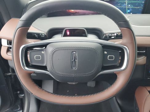 Certified 2025 Lincoln Navigator Reserve image 14