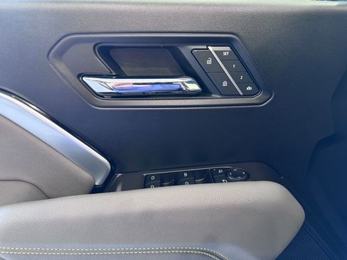 Certified 2025 Chevrolet Colorado ZR2 AWD/4WD image 25
