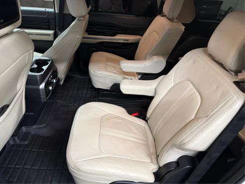 Used 2019 Ford Expedition Max Platinum AWD/4WD image 31