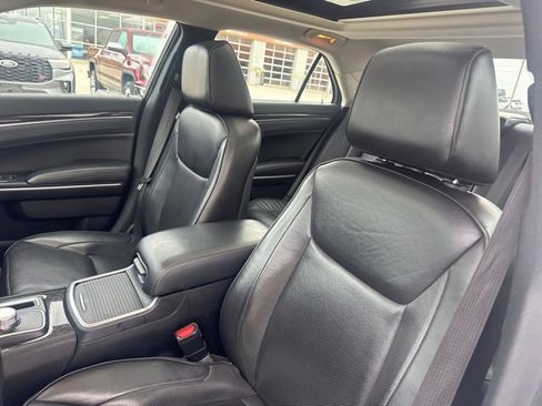 Used 2020 Chrysler 300 Limited image 22