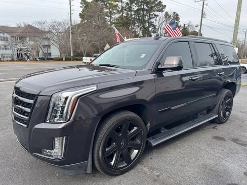 Used 2016 Cadillac Escalade Premium image 4