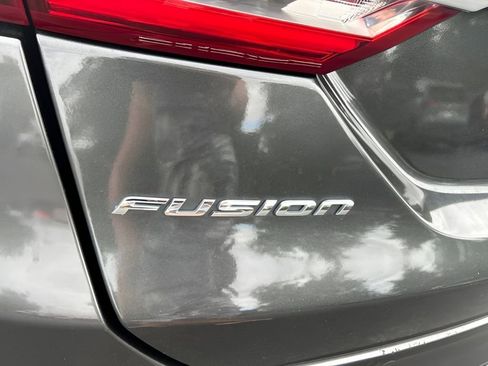 Used 2017 Ford Fusion SE FWD image 15