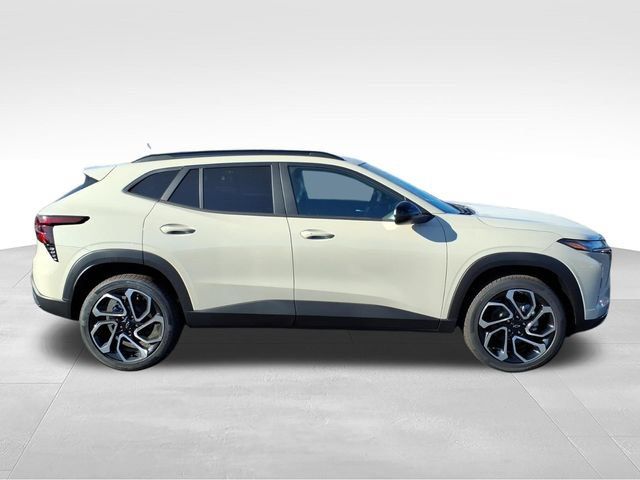 New 2026 Chevrolet Trax RS FWD image 2